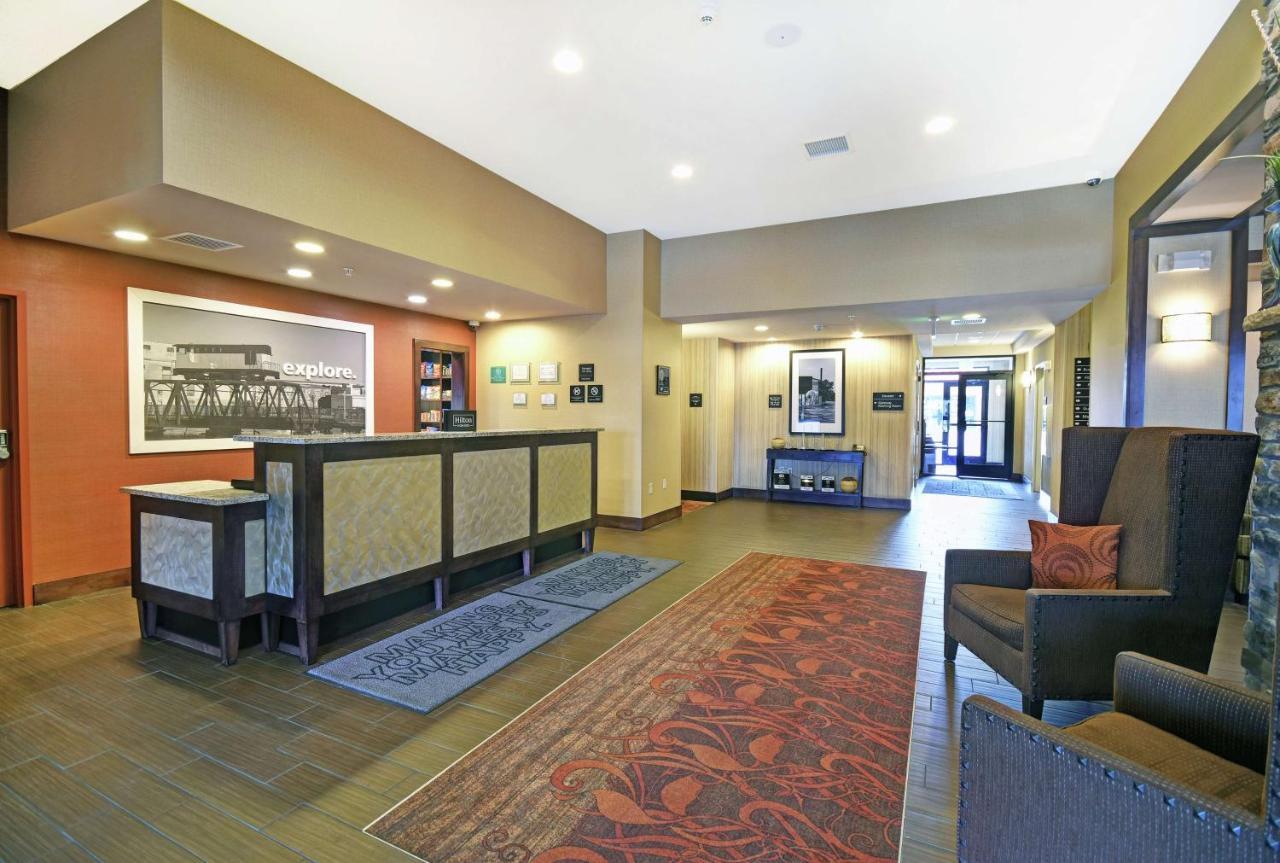 Hampton Inn Beloit Buitenkant foto